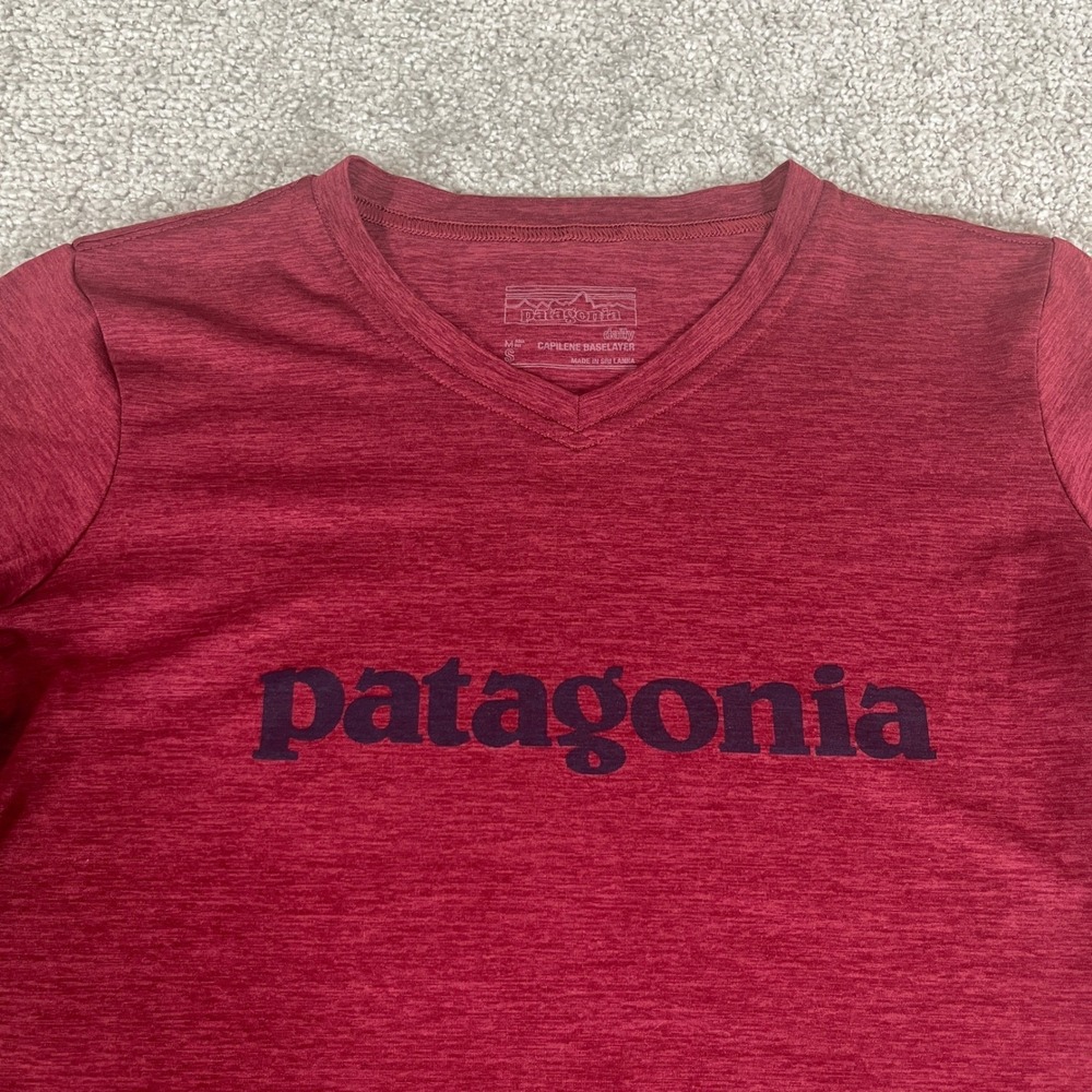 Patagonia Capilene Daily Baselayer Womens Small V Neck T Shirt Red Stretch